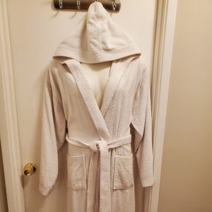 White spa hoodie robe